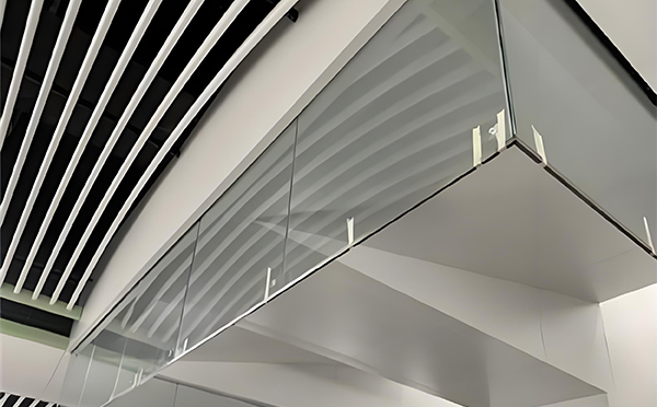 华亭玻璃挡烟垂壁