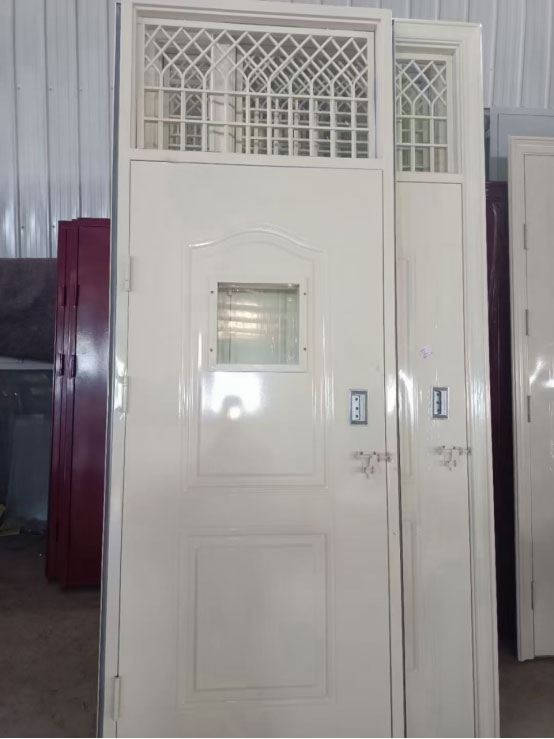 华亭学校教室门