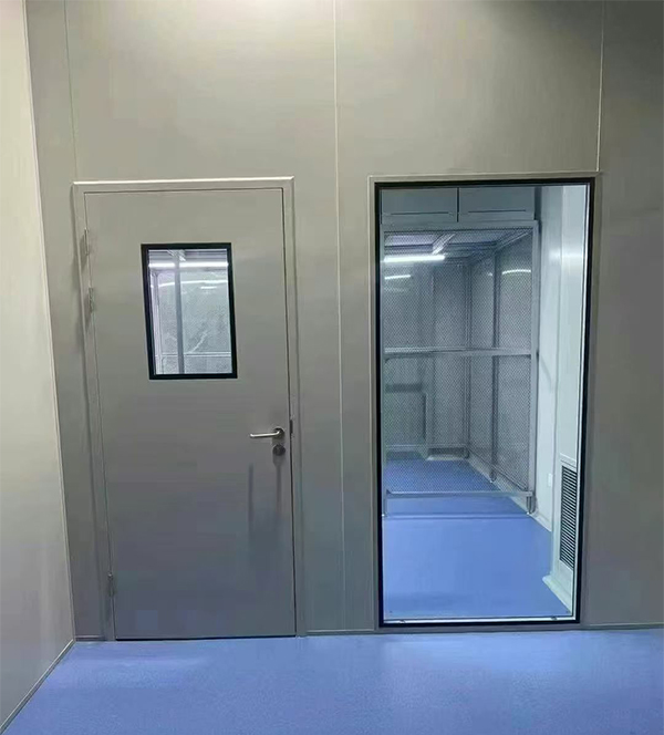 学校教学楼完成华亭防火门标准化安装